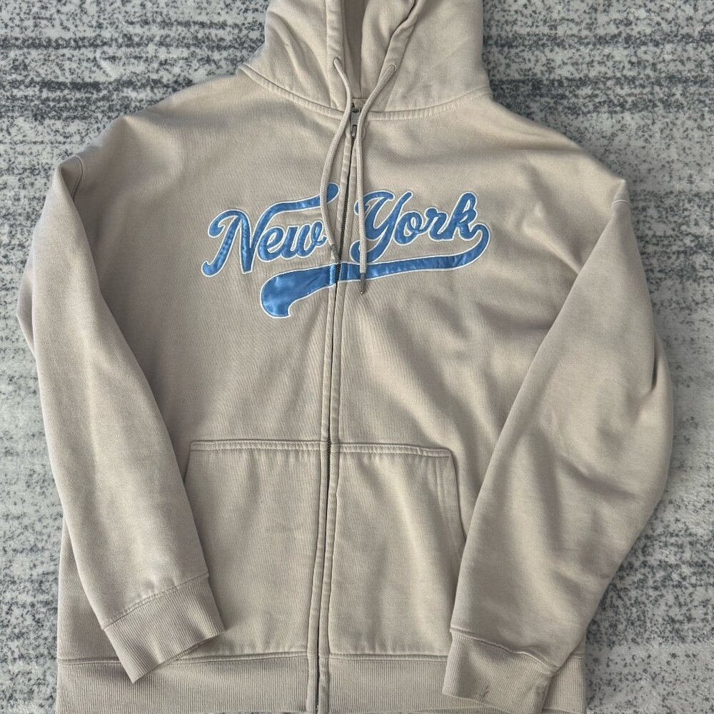 Garage Cream & Blue “New York” Hoodie – Cozy & Cute Vibes